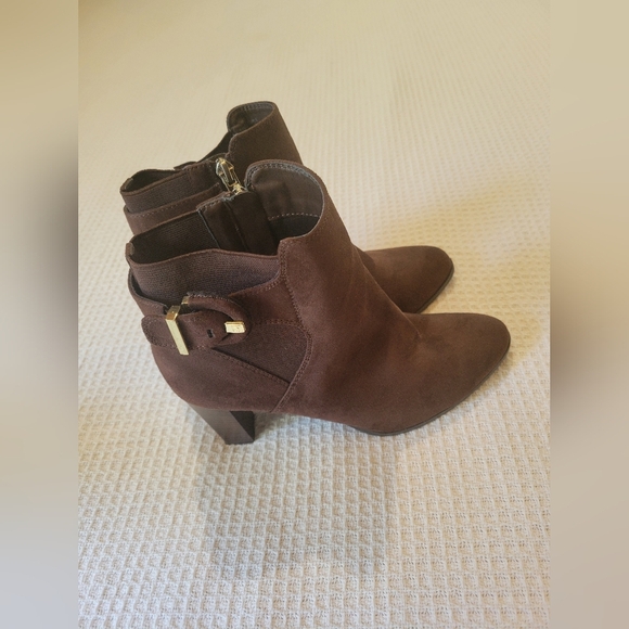 Liz Claiborne Chocolate Brown Ankle Booties - Picture 8 of 10
